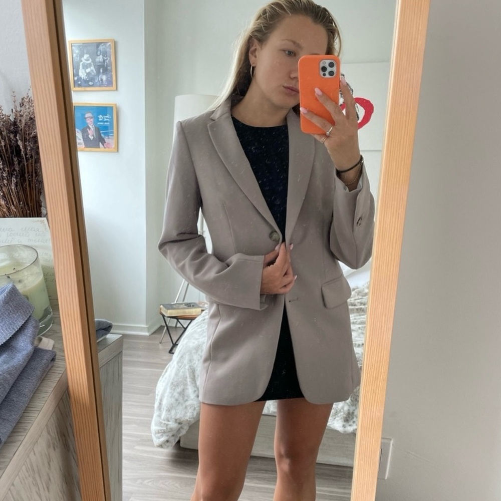 Amazing quality taupe blazer!